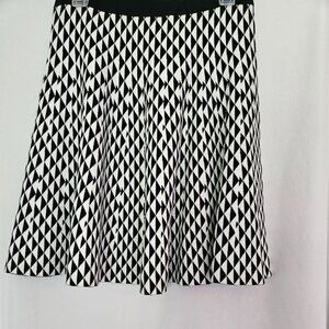 Carmen Marc Valvo Stretch Knit Geometric Print A-Line Circle Skirt